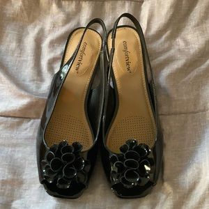 Comfortview Blk Patent-esque, Peep Toe 1” Slngbks